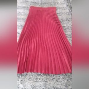 Cute maroon maxie shirt